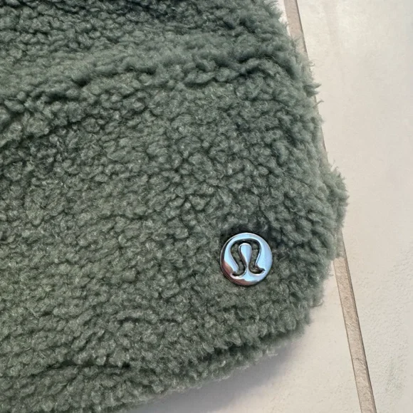 NWT lululemon fleece belt bag - Picture 3 of 12